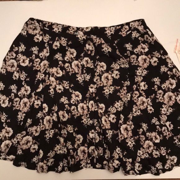 Forever 21 Dresses & Skirts - 🌼Floral Skirt, Button Down Skirt, NWT